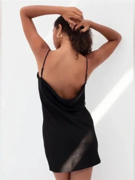 Aritzia Dresses & Skirts - Aritzia Babaton Encore Mini Satin Slip Dress